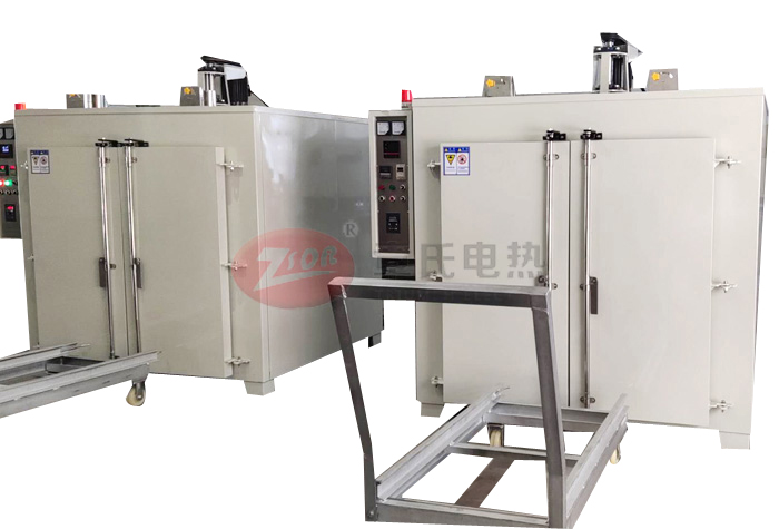 清潔鐵氟龍烤箱時(shí)需要注意哪些事項(xiàng)？